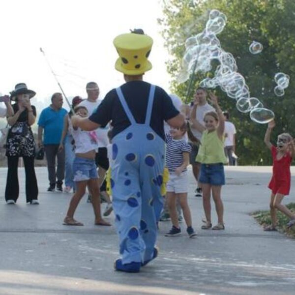 &bdquo;BALKAN FOOD&ldquo; FESTIVAL I BROJNI ZABAVNI SADRŽAJI NA &bdquo;BEOGRADSKOM LETU&ldquo;: Posetioci uživali uz hranu i igru