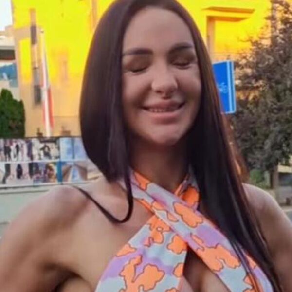 Jela hleb i paštetu da bi imala za silikone! Pred ulazak u Elitu 9 progovorila i o intimnim odnosima sa ženom!