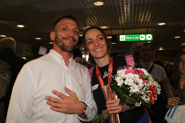 Evo u kakvim je odnosima Maja bila sa Dačinom ćerkom Hanom: Jedan događaj razotkrio je baš sve