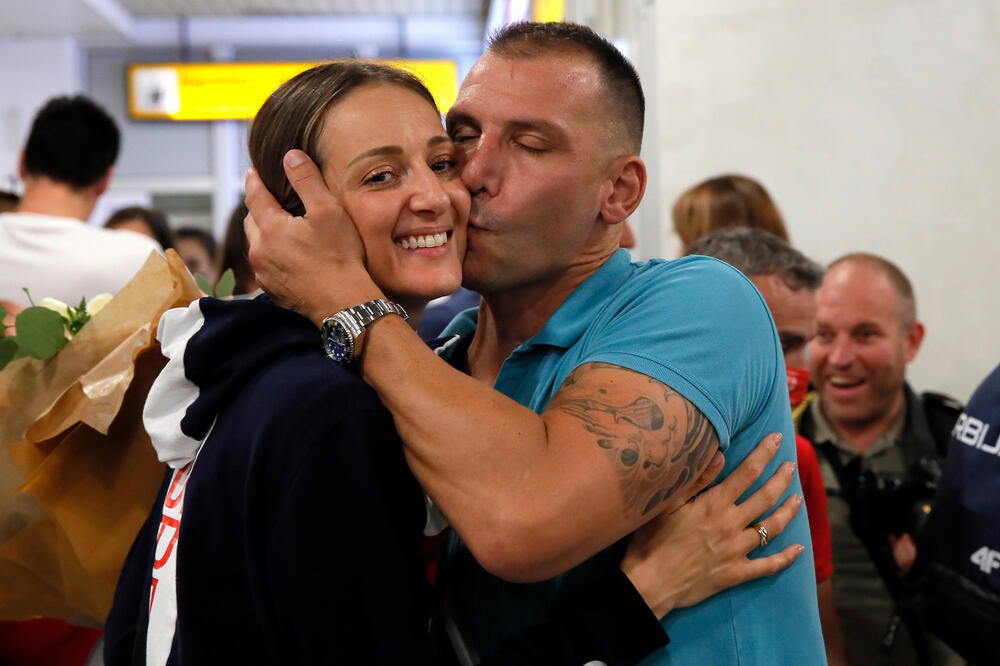 Kada se Maja Ognjenović pojavila jedan detalj nije promakao apsolutno nikome: Priznala da joj je on najjači oslonac