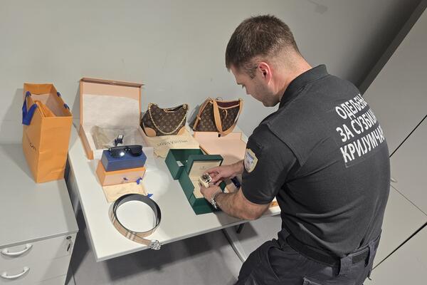 Carinici prebledeli kad su otvorili prtljag na aerodromu Nikola Tesla: Nećete verovati šta je sve zaplenjeno