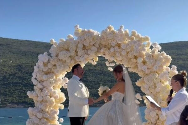 Voditeljka napravila venčanje za pamćenje: Nađa blista pored bogatog biznismena, ovo smo viđali samo na filmu