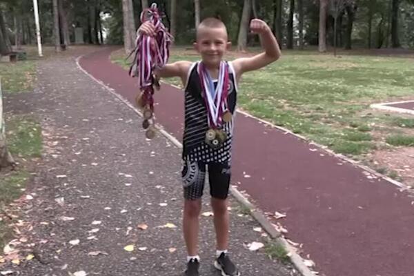 Viktor iz Leskovca ima samo osam godina, a već je stigao da osvoji PREKO 50 MEDALJA: Ovakvi talenti se retko rađaju