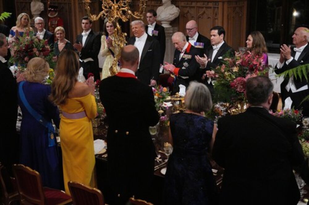 Melanija Tramp, Kraljica Kamila