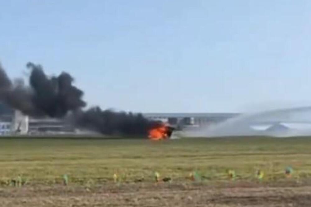 Stravična nesreća na aeromitingu: Sudarila se dva leteća automobila, ima povređenih!