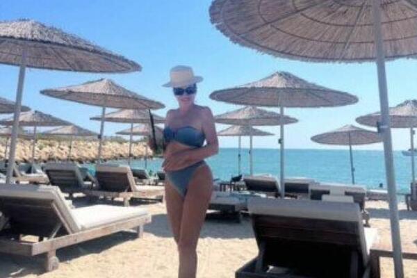 KUPAĆI ŠIJANOVE UDOVICE PUCA PO ŠAVOVIMA! Osvanula obnažena, da li ste ikad videli ovakvu MAČKU?