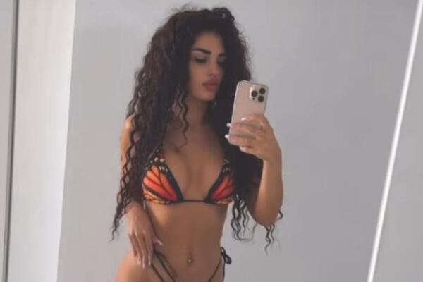 Mikro bikini jedva sakrio intimne delove: Žena izgleda ko zmaj, ljudi ne mogu da se nagledaju vrelih fotografija