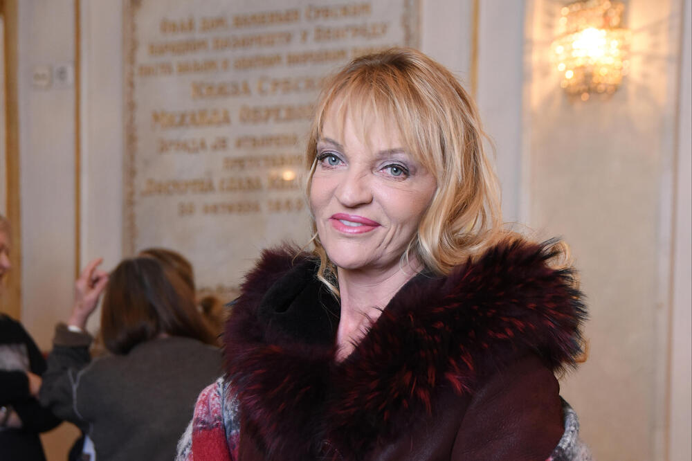 Da li znate da je ova lepotica ćerka Olivere Viktorović? Srbi sanjaju o njoj, a njeno srce osvojio je opasan dasa