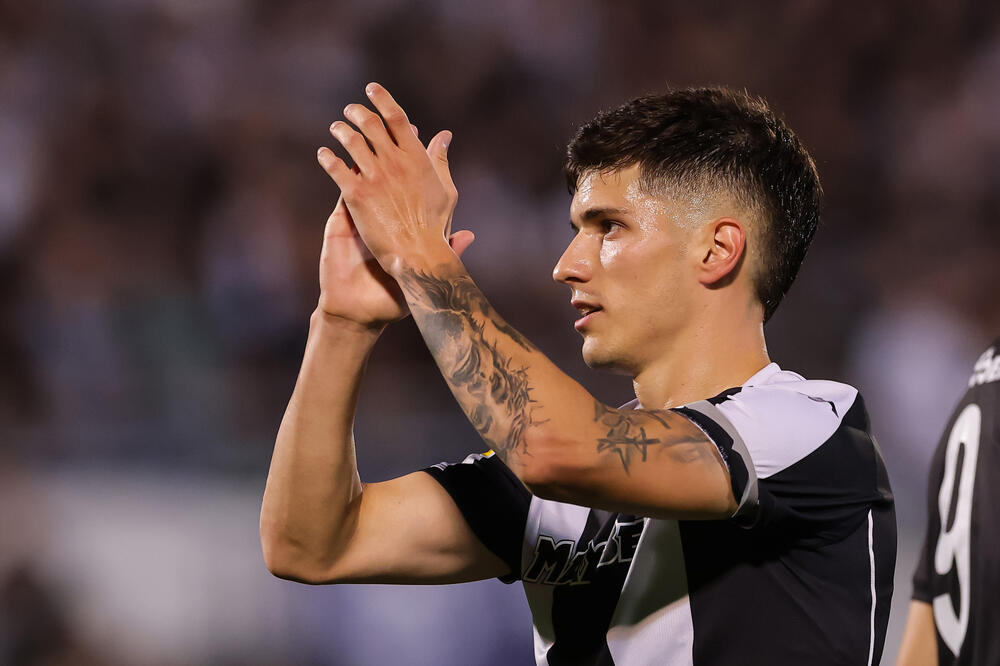 Trenutak da mađioničar pokaže svoj najbolji trik (Foto)