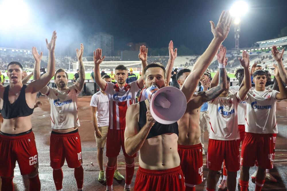 Kapiten Mirko Ivanić sa megafonom i posveta Dejanu Milovanoviću (Video)