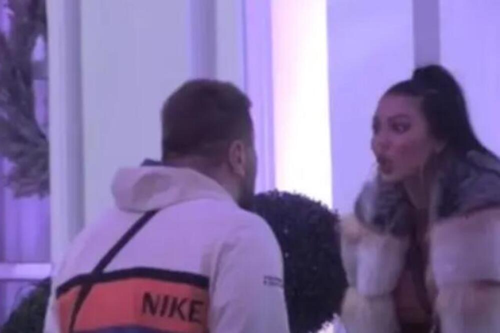 Janjuš i Maja nikad bliži, zbog njih hitno prekinut program: Ukućani se hvatali za glavu, sve se vidi (VIDEO)