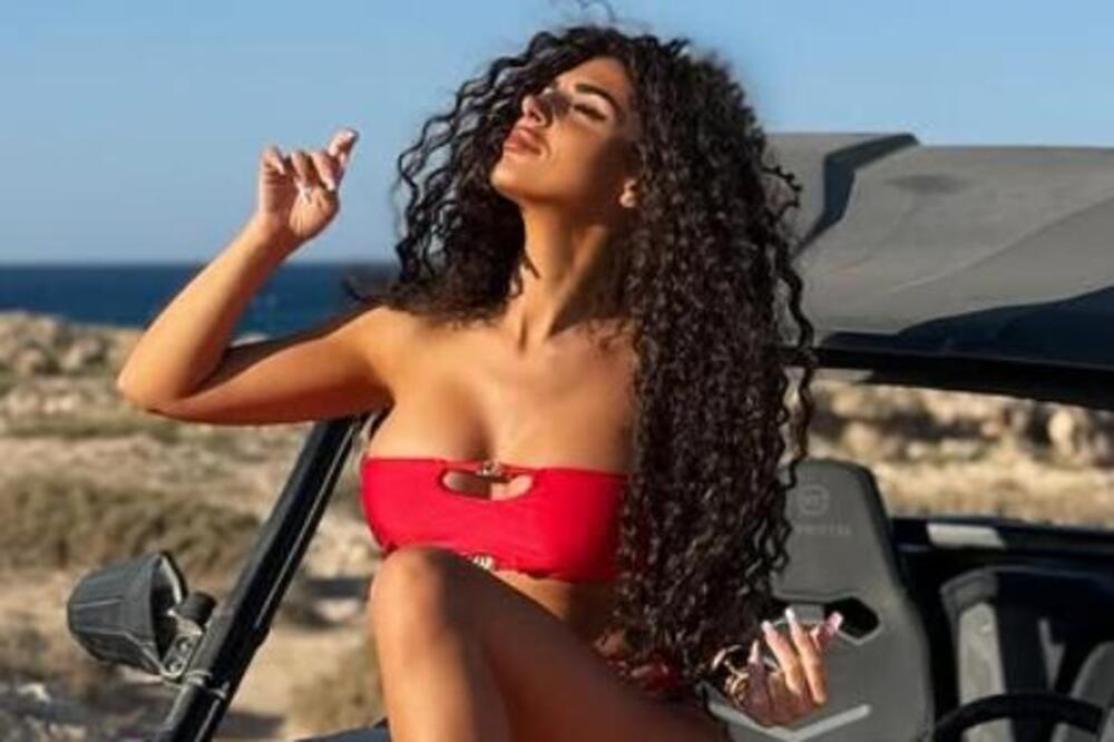 Au ženo, šta radiš ovim ljudima? Pomirila se s bivšim i izgleda ko milion, pokazala telo na kom joj zavide baš sve