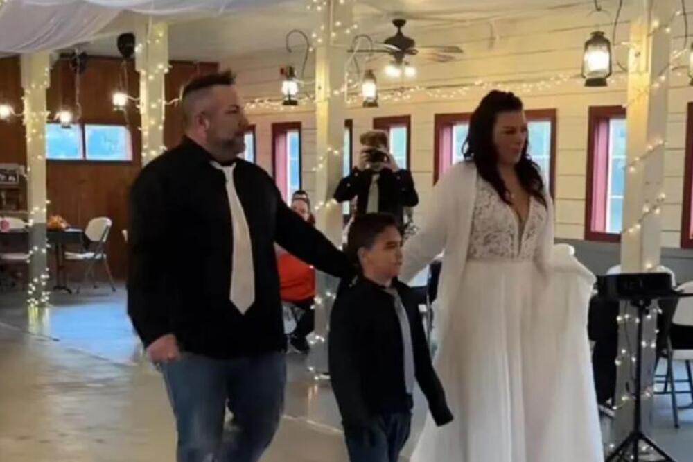 Da li je ovo najtužnije venčanje ikada? Mladenci ušli u salu, a tamo ih sačekao pretužan prizor (VIDEO)