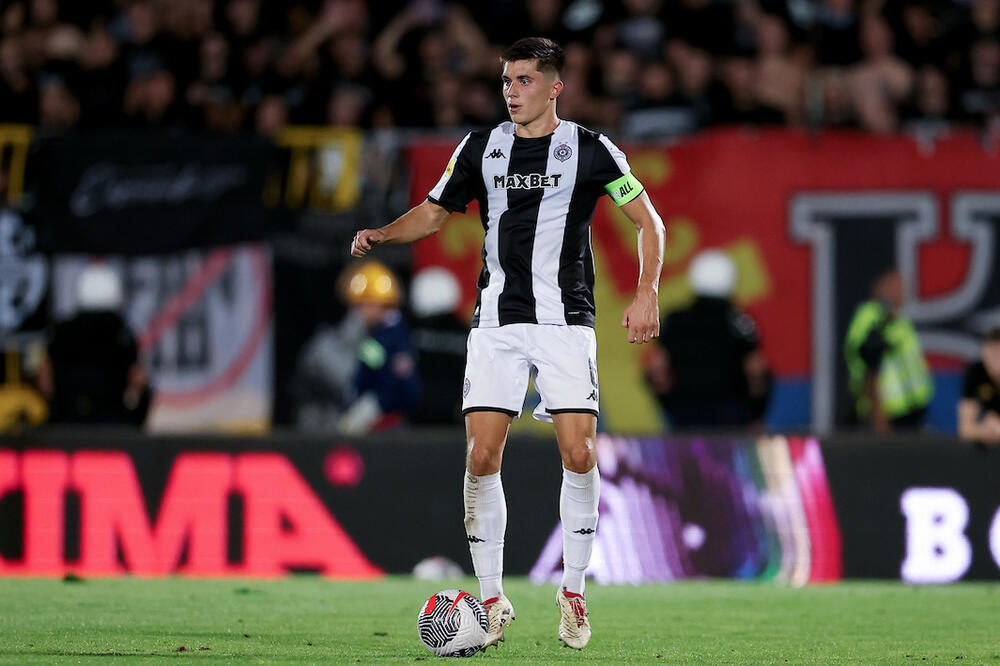 Dragojević odgovorio Tomoviću: Obraz i grb ne damo!