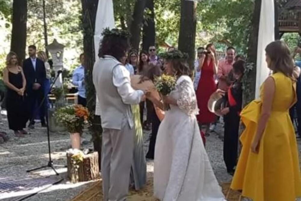 Udala se ćerka Bilje Krstić!