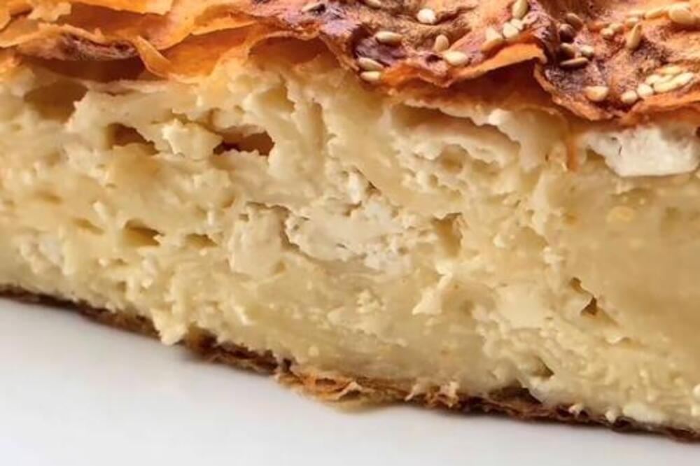 Ova ekspres gibanica gotova je za 3 minuta! Potrebno je samo da je malo ZGUŽVATE i uživaćete