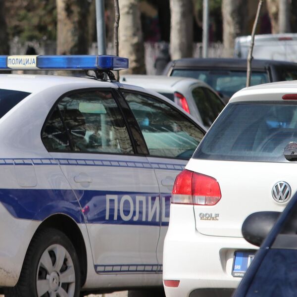 HOROR! SIN IZBO MAJKU KUHINJSKIM NOŽEM U KUĆI: Pobegao u kladionicu u Rakovici