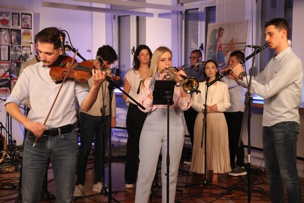 Novi zvuk Balkana: Orkestar Danijela i Etno ansambl Kult u pesmi „Pita le mome“