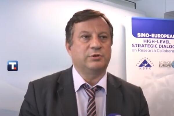 KO JE ZAPRAVO DOKTOR FILIPOVIĆ? U Americi važi za UTICAJNOG ČOVEKA i deo ELITE - srpski profesor u centru pažnje