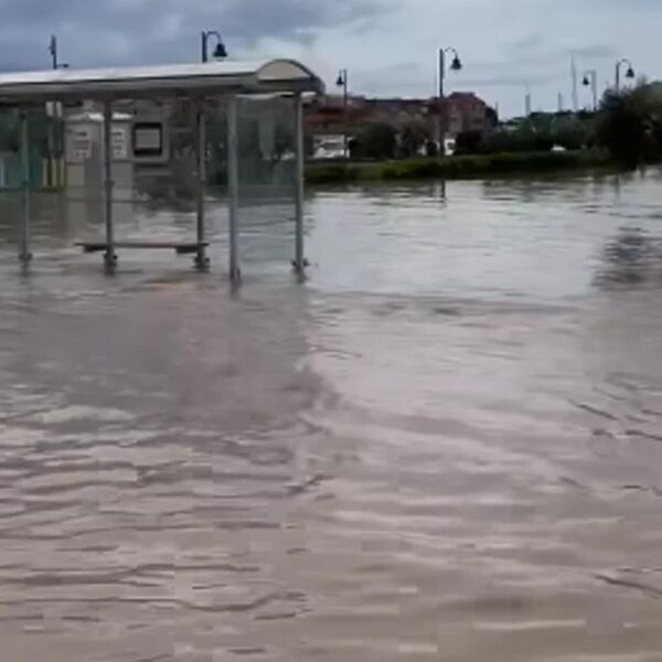 Ulice u Hrvatskoj pretvorene u jezera: Upaljen crveni meteoalarm, voda ušla u kuće! (VIDEO)