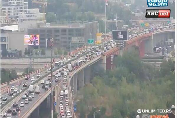 NA GAZELI I PANČEVCU KRKLJANAC, VOZILA MILE! Evo kakvo je trenutno stanje na ulicama Beograda (FOTO)