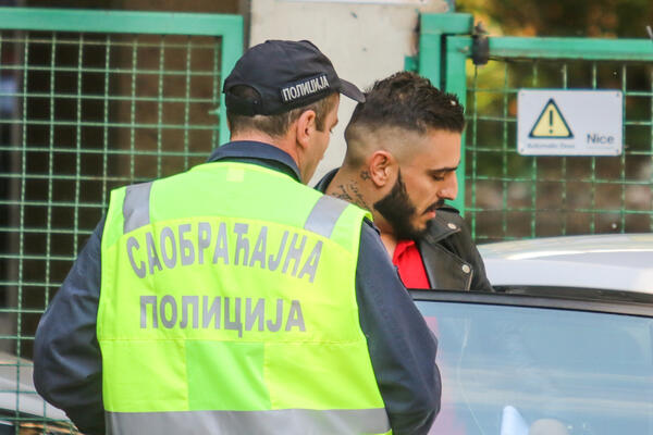 KRIVA JE VODA! Darko tvrdi da sinoć NIJE BIO PIJAN i da NASTAVLJA DA VOZI: "DEŠAVA SE, LJUDI SMO, NIŠTA STRAŠNO!"