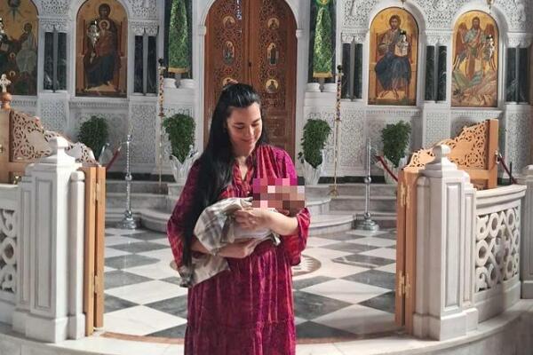 "MA, OVO JE ČUDO BOŽIJE!" Napustila Ameriku i otišla u Grčku - posle 2 NEUSPEHA, Ana postala majka u 51. godini