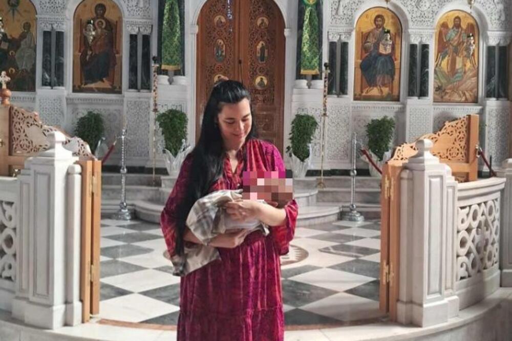 "MA, OVO JE ČUDO BOŽIJE!" Napustila Ameriku i otišla u Grčku - posle 2 NEUSPEHA, Ana postala majka u 51. godini