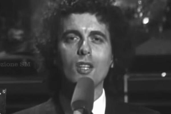 Odlazak još jedne velike zvezde: Preminuo čuveni pevač u 82. godini