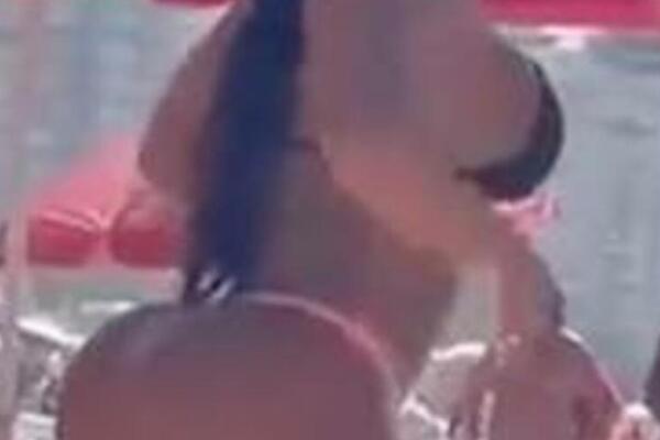 SVIMA SU OČI POISPADALE KAD SE ONA SKINULA NA PLAŽI! Pa, DA LI JE OVO REALNO??? (VIDEO)