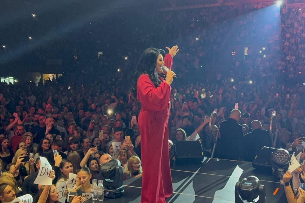 Sarajevo gori: Dragana Mirković priredila spektakl u prepunoj olimpijskoj dvorani Zetra!