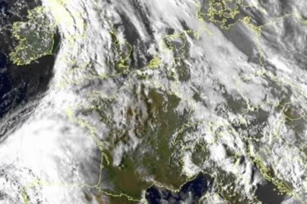 Ove dve zemlje na udaru uragana Gabrijela! Vetar tuče 150 km/h, prete poplave i ogromna količina kiše