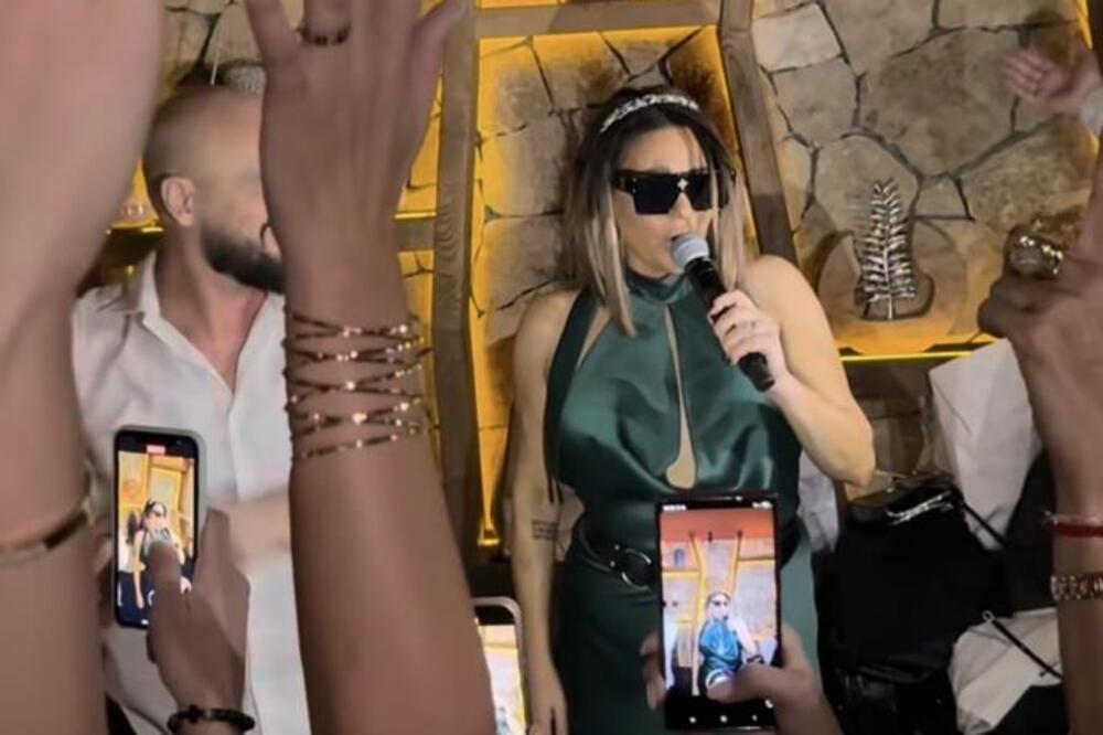 Ana Nikolić prvi put u javnosti posle skandala! Rođendan slavila uz ovog muškarca, pevao samo za nju! (VIDEO)