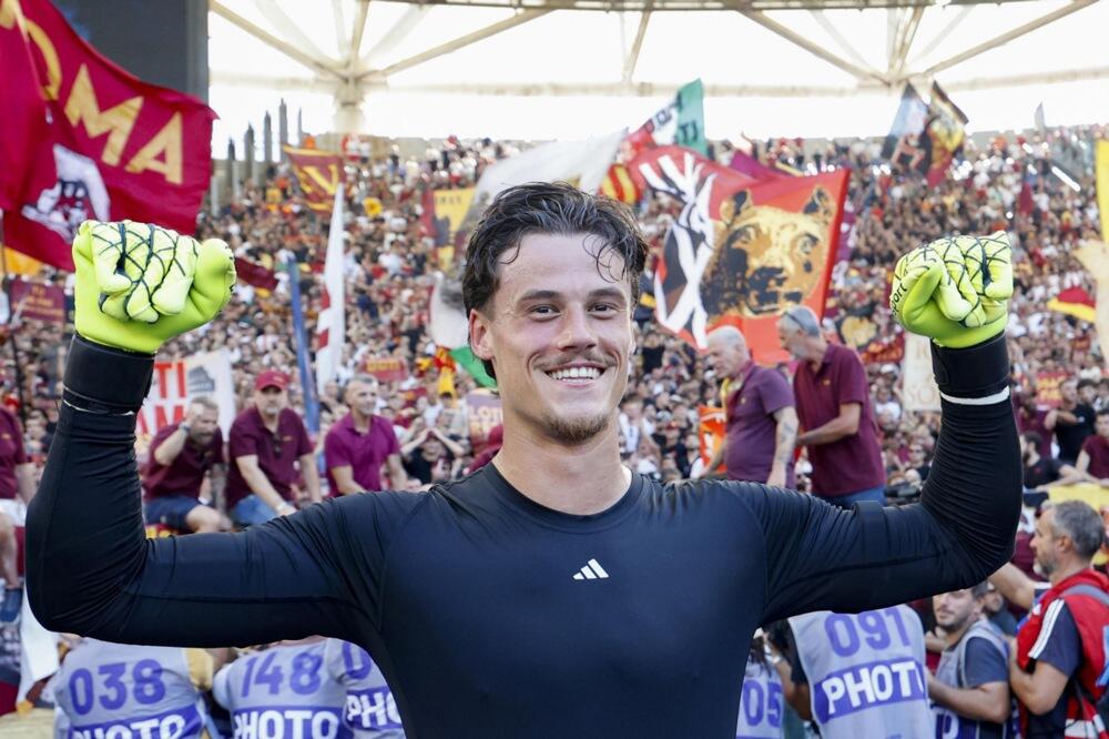 Tri odbrane Svilara u pobedi Rome nad Veronom (Foto)