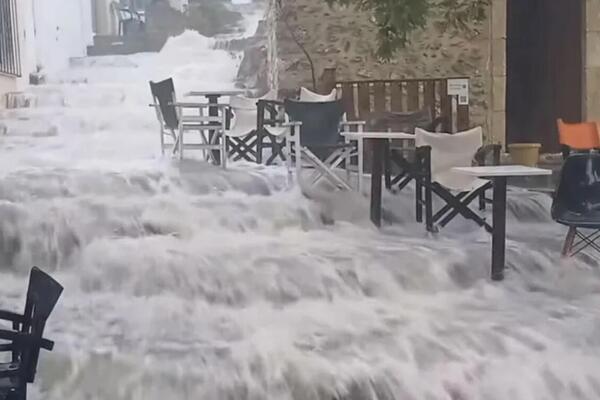 Haotične slike sa grčkog ostrva posle jakog nevremena: Blato se survalo u more, bujice vode teku niz ulice (VIDEO)
