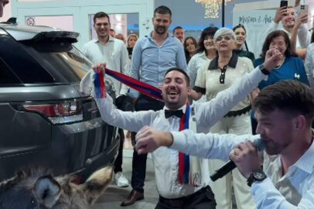 Snimak sa svadbe iz Mostara šokirao ceo Balkan! Umesto poklona, mladoženja od KUMA dobio OVO