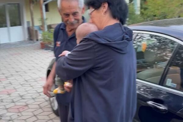 STIGLI NA KOSOVO! Milan Vasić sa sinom rasplakao SRBIJU - na pragu kuće uplakani roditelji, a onda...