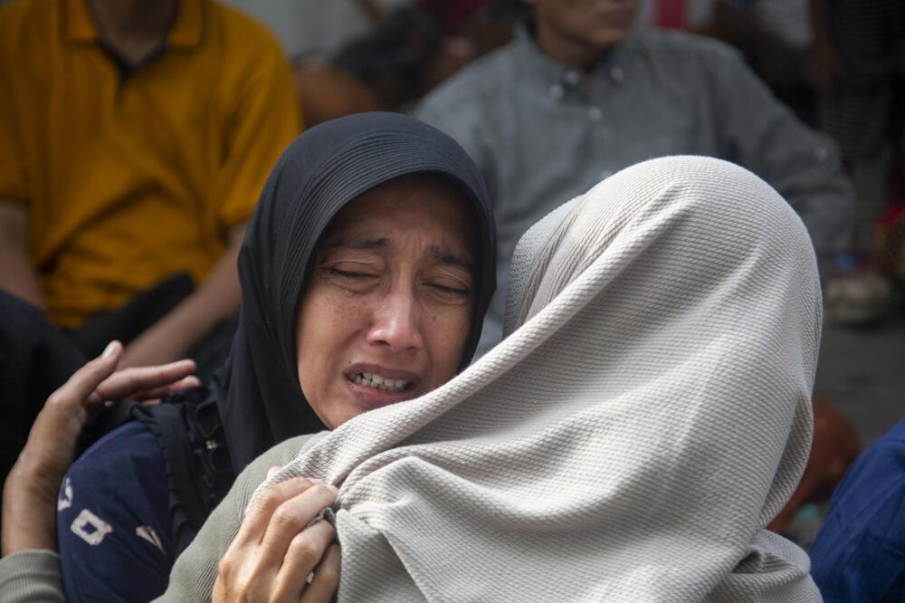 Osam osoba poginulo u ruševinama škole u Indoneziji: Strahuje se od najgoreg, 59 ostalo zarobljeno! (VIDEO)