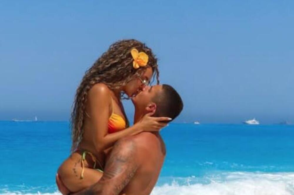 Udaje se dvojnica Maje Berović! Procurile njene poslednje fotke kao SOLO DEVOJKE, gore mreže