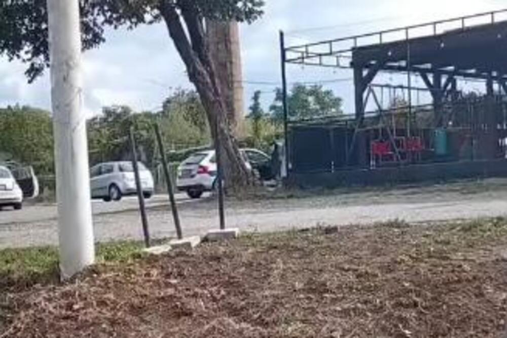 NAPADAČI IZLETELI IZ KOMBIJA I ZAPUCALI NA LOKAL U VIŠNJIČKOJ BANJI: Ubili jednu ženu, troje ranili i POBEGLI