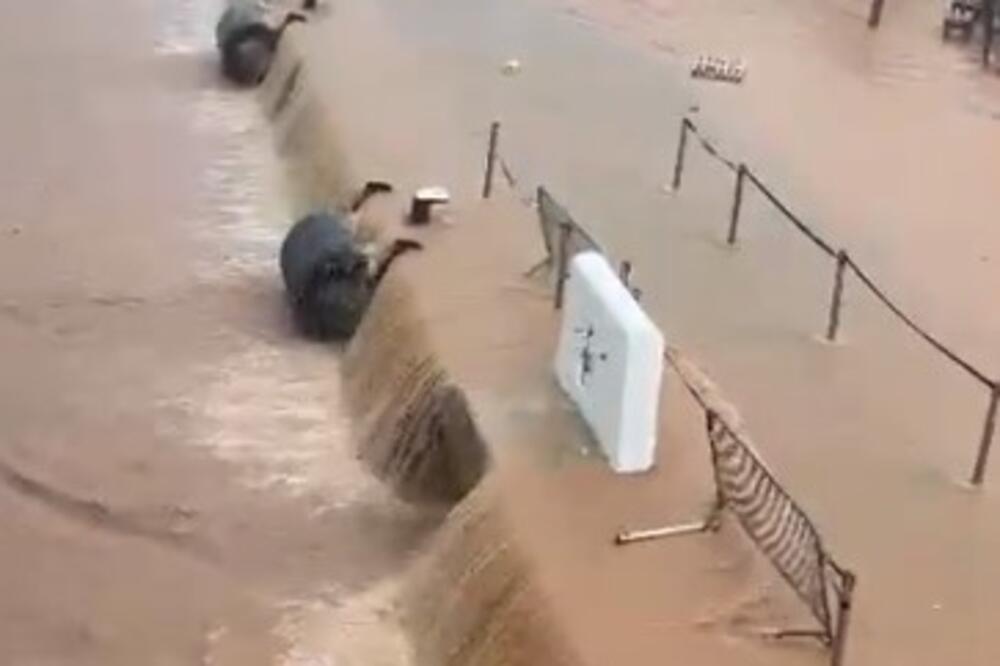 Velika poplave na Ibici: Ostrvo "potonulo", ulice se pretvorile u reke, ovo je nezapamćeno! (VIDEO)
