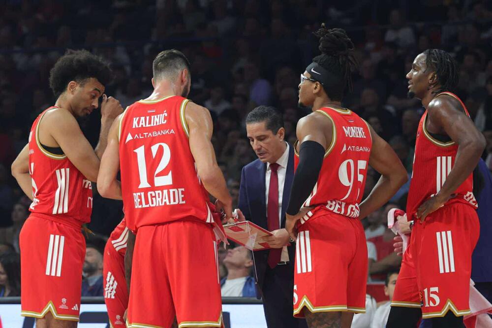 Veliko pojačanje Crvene zvezde uz pomoć medicinskog osoblja izneseno iz hale! (Video)