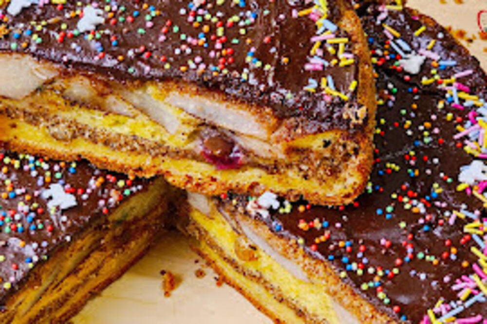 Starinski kolač sa jesenjim voćem kao STVOREN za ovaj period! Čim se ohladi, NESTANE iz tepsije