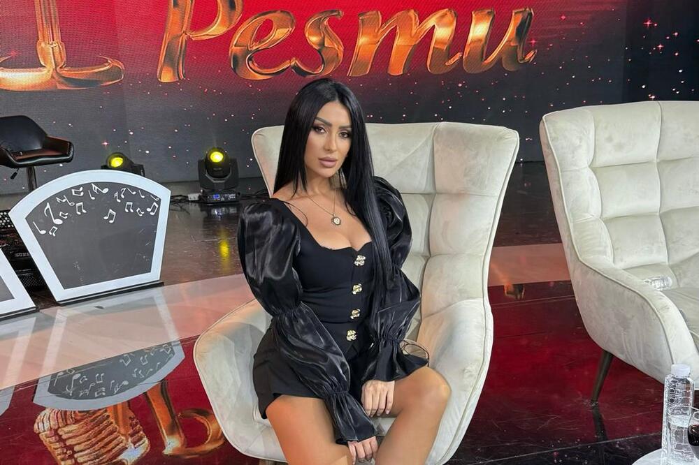 MOŽE LI PROVOKATIVNIJE? Svašta će muškarci poželeti kada je ovakvu ugledaju! Pomutila razum Srbima