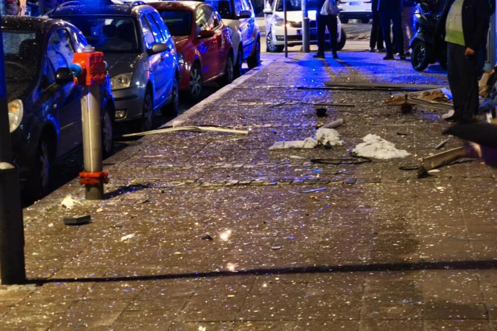 INSPEKTORI I DALJE TRAŽE DOKAZE O JEZIVOJ EKSPLOZIJI U KOSOVSKOJ ULICI: Naložena i obdukcija nastradalog čoveka