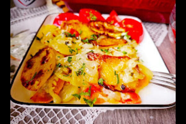 Sočniji krompir od ovog nećete pojesti! Toliko je ukusan da ćete OGREBATI TEPSIJU, evo u čemu je trik