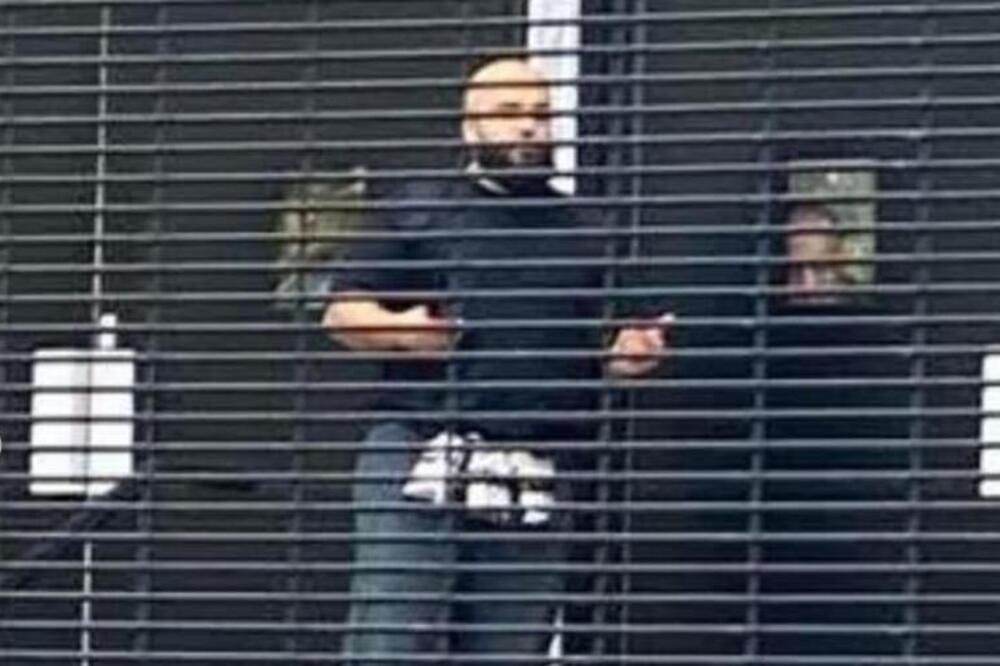 Ovo je napadač iz Mančestera! Neviđeni pokolj sprečen u zadnjem trenutku, bio naoružan i prslukom sa eksplozivom!