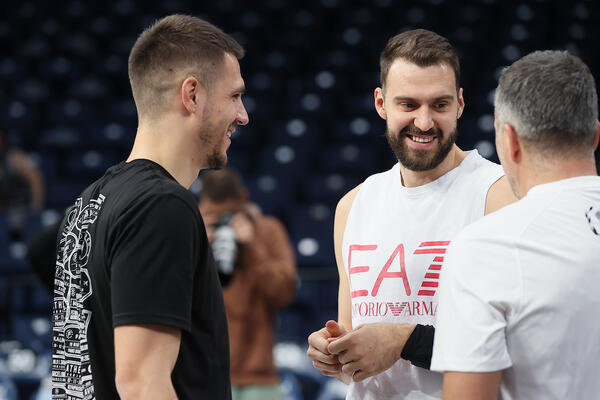 Vanja Marinković i Marko Gudurić uz osmeh zajedno na parketu pred međusobni meč (Foto)