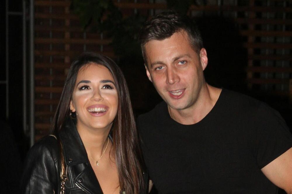 Vole se već godinama, ali ovaj detalj o ženi Bojana Vaskovića promakao je svima: Alal mu vera kakvu je damu našao