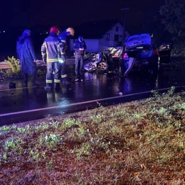 Jezivi detalji stravične nesreće kod Mladenovca: Autobus se sudario s 2 auta, ima mrtvih! (FOTO)